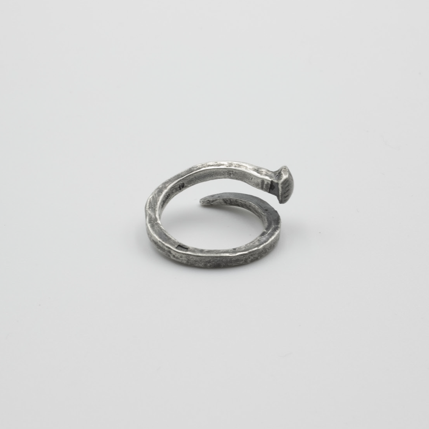 V1 - NAIL RING I